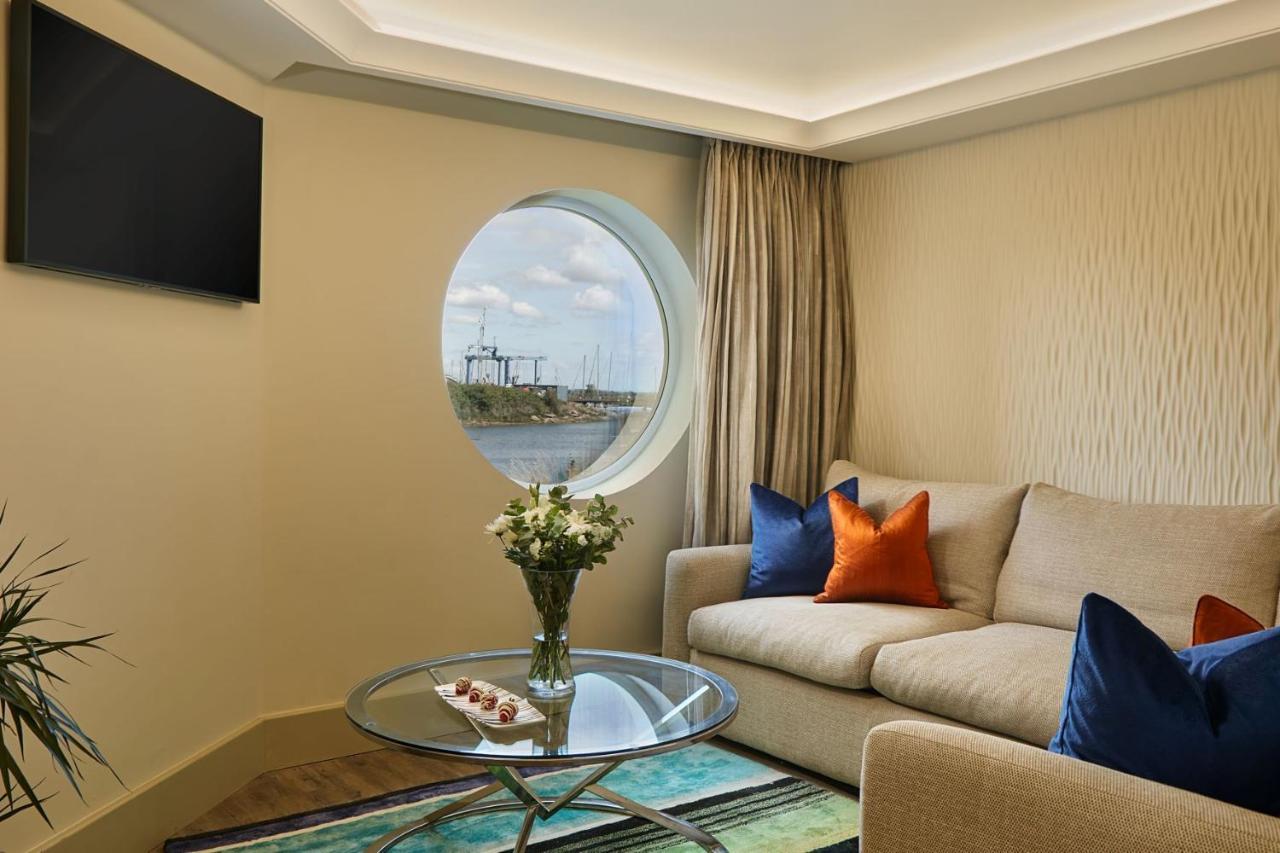Langstone Quays Resort, Portsmouth Havant Esterno foto